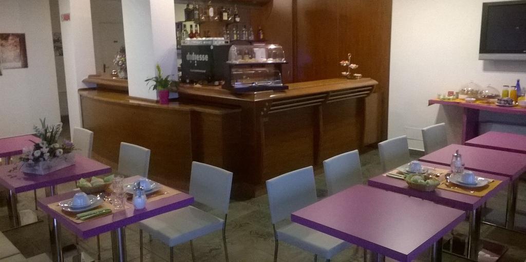 Del Hotel 3*