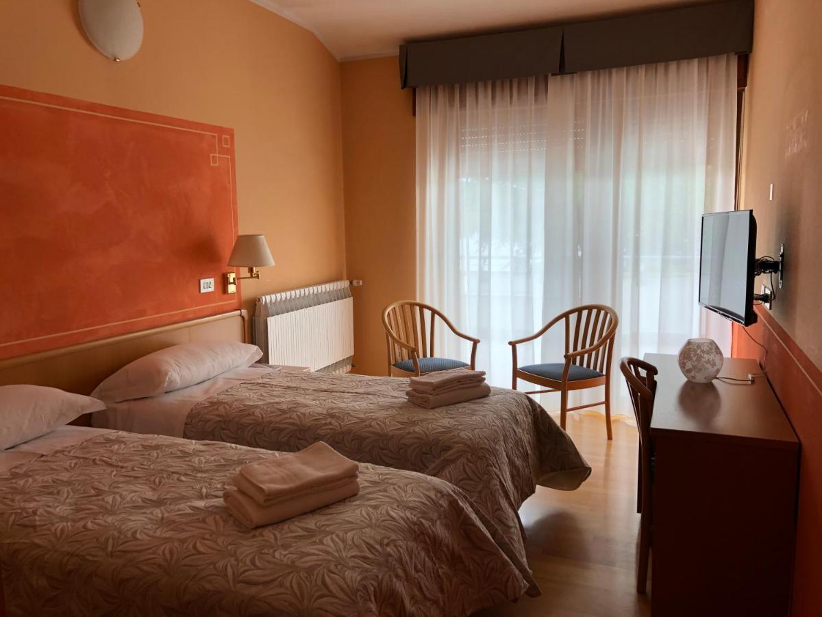 Del Hotel 3*